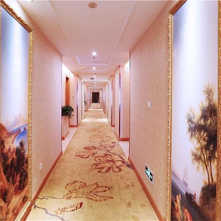 Vienna International Hotel Yantai Changjiang Road Xingyi Square Branch Εξωτερικό φωτογραφία
