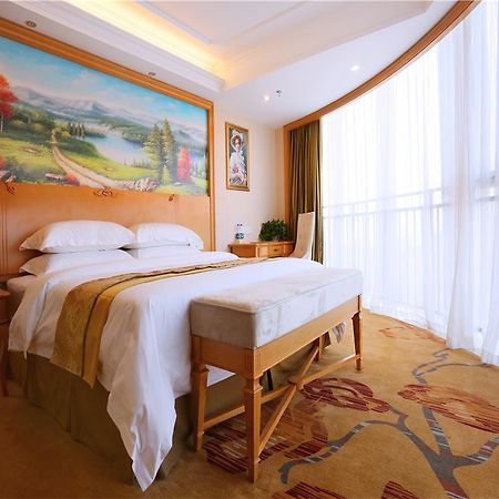 Vienna International Hotel Yantai Changjiang Road Xingyi Square Branch Εξωτερικό φωτογραφία