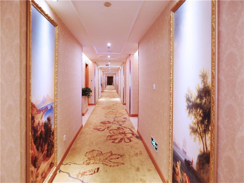Vienna International Hotel Yantai Changjiang Road Xingyi Square Branch Εξωτερικό φωτογραφία