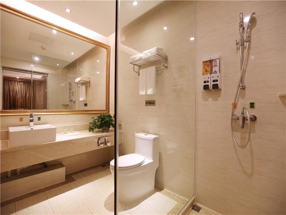Vienna International Hotel Yantai Changjiang Road Xingyi Square Branch Εξωτερικό φωτογραφία